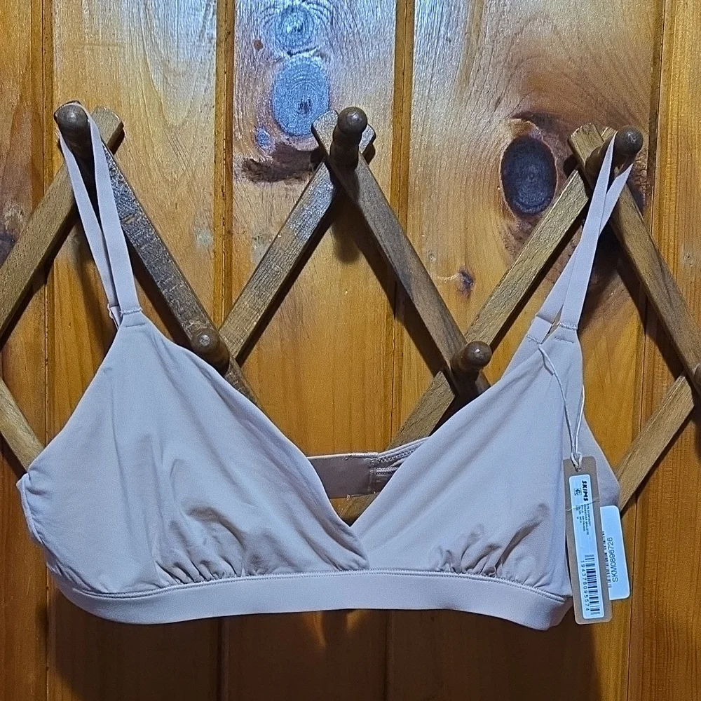 NWT Skims Fits Everybody Crossover Bralette Size Medium Color Mica - Picture 1 of 6